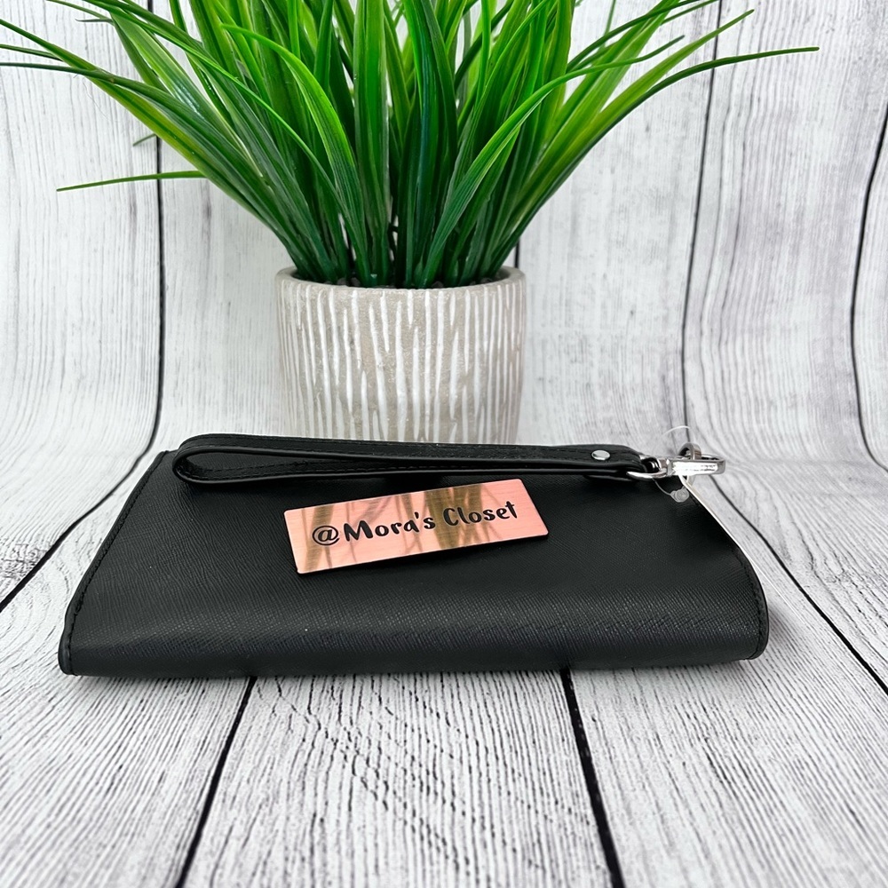 Michael Kors Wallet - Picture 6 of 10